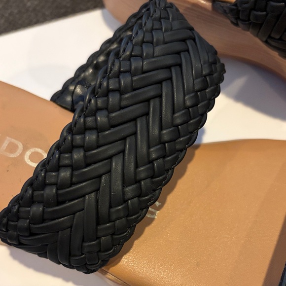 London Fog Black and Tan Woven Strap Sandals - Picture 3 of 6